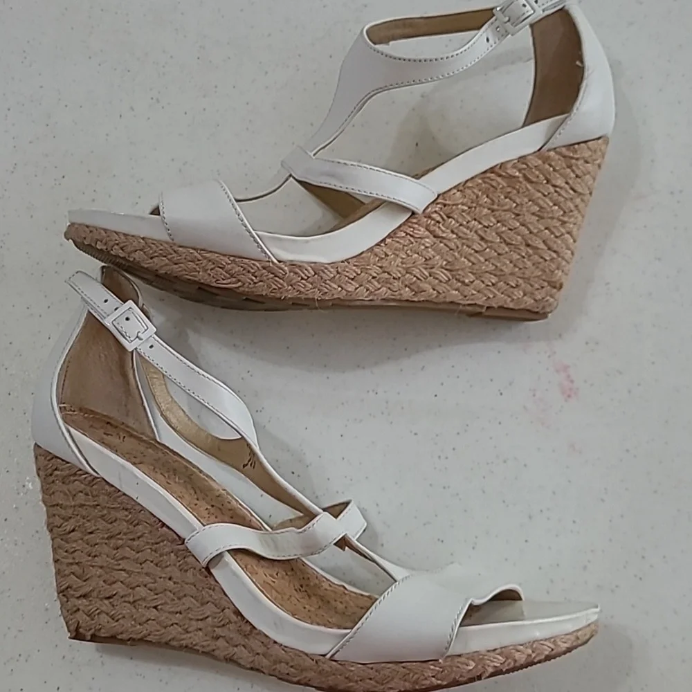 Kenneth Cole Reaction white wedge espadrilles sandals size 10